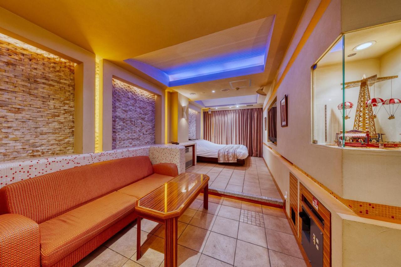 Hotel Lotus Chiba Yachiyo Buitenkant foto